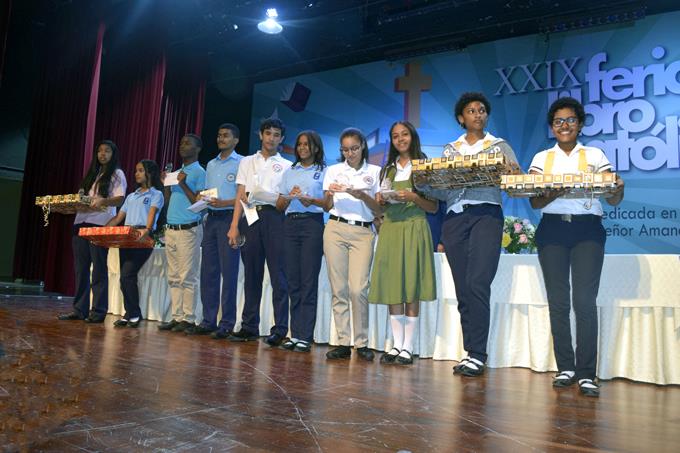 premiación del concurso historia de la Iglesia